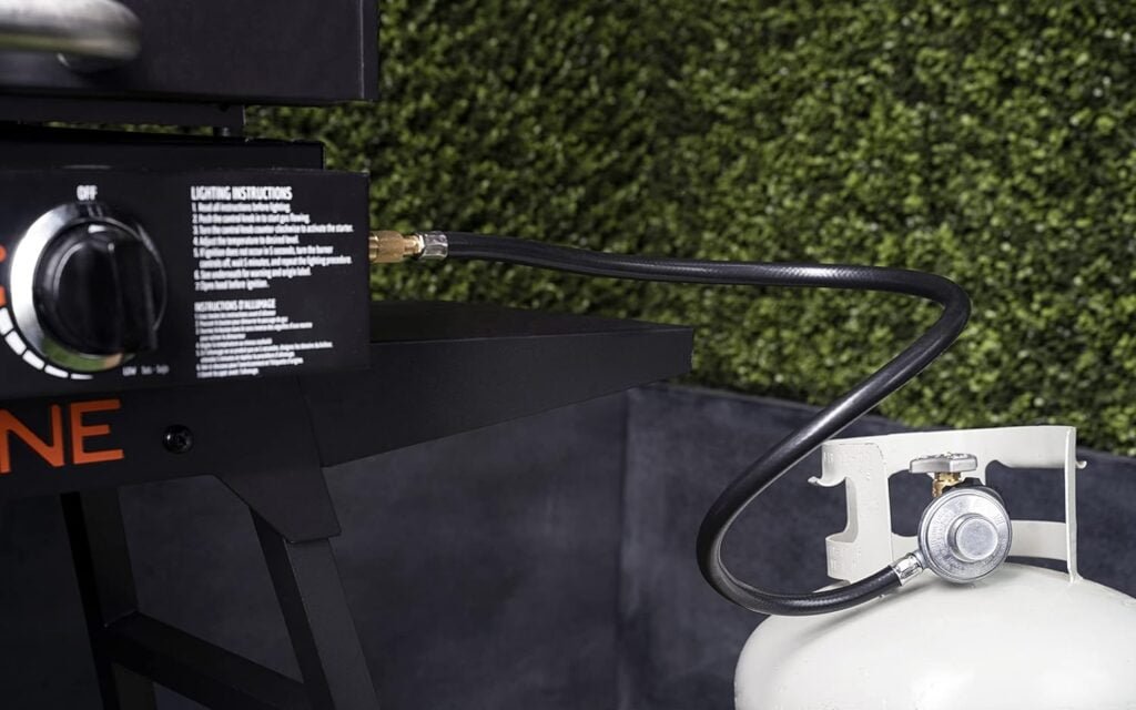 Blackstone 5471 Propane Adapter Hose  Regulator for 20 lb Tank, Gas Grill  Griddle - Weather Resistant  Corrosion Resistant - Extends Up To 3 Feet